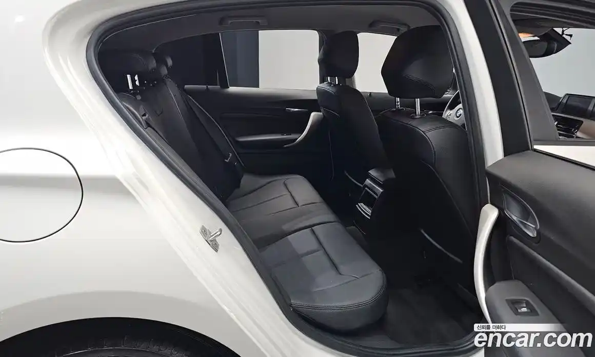 BMW 1-Series 2018 2.0 Автомат в Москве № 228555, фото 10