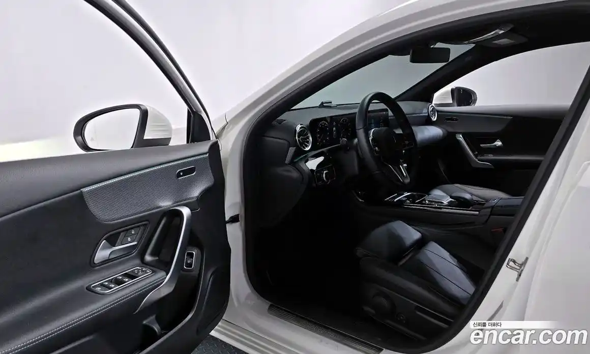 Mercedes-Benz A-Class 2022 2.0 Автомат в Москве № 229414, фото 18