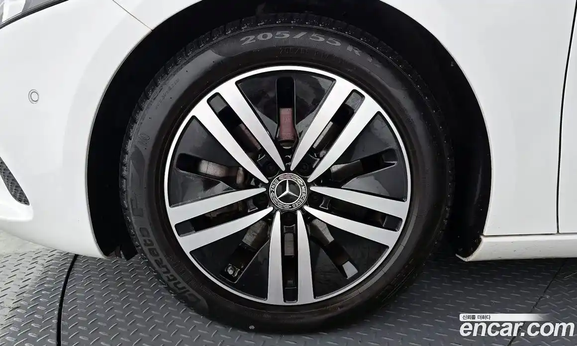 Mercedes-Benz A-Class 2022 2.0 Автомат в Москве № 229414, фото 19