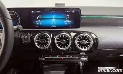 Mercedes-Benz A-Class 2022 2.0 Автомат в Москве № 229414, миниатюра 4