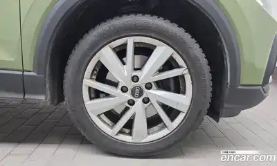 Audi Q2 2023 2.0 Автомат в Москве № 229891, миниатюра 4