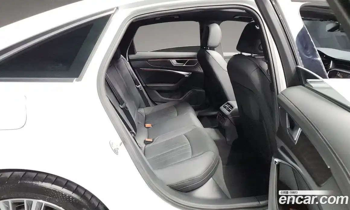 Audi A6 2023 2.0 Автомат в Москве № 229894, фото 3