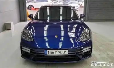 Porsche Panamera, 2023