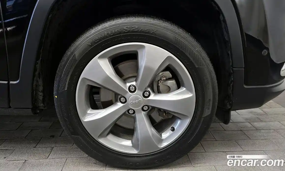 Jeep Cherokee 2020 2.4 Автомат в Москве № 232720, фото 16