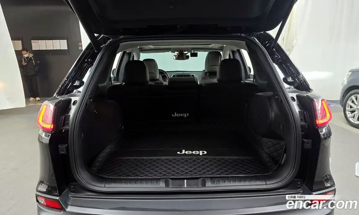 Jeep Cherokee 2020 2.4 Автомат в Москве № 232720, фото 8