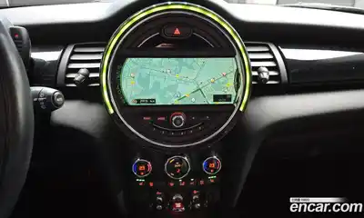 Mini Cooper 2015 1.5 Автомат в Москве № 253469, миниатюра 7