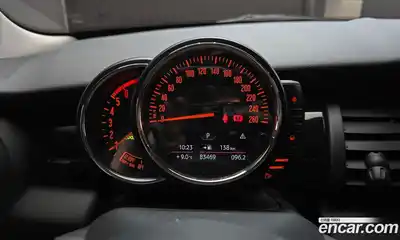 Mini Cooper 2015 1.5 Автомат в Москве № 253469, миниатюра 9