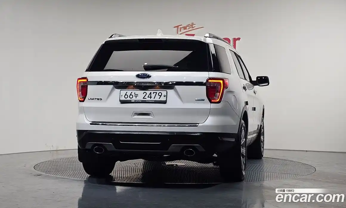 Ford Explorer 2018 2.3 Автомат в Москве № 255705, фото 1