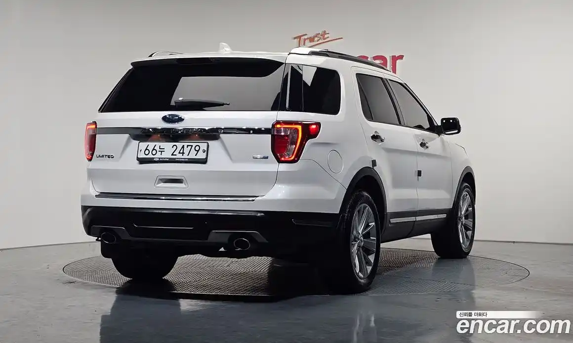 Ford Explorer 2018 2.3 Автомат в Москве № 255705, фото 2