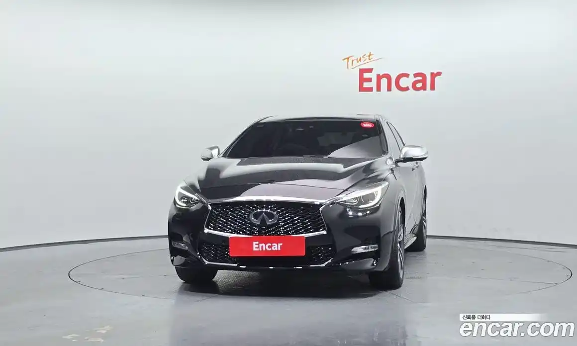 Infiniti Q30 2017 2.0 Автомат в Москве № 256143, фото 12