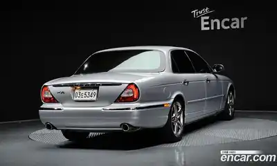 Jaguar XJ-8, 2005