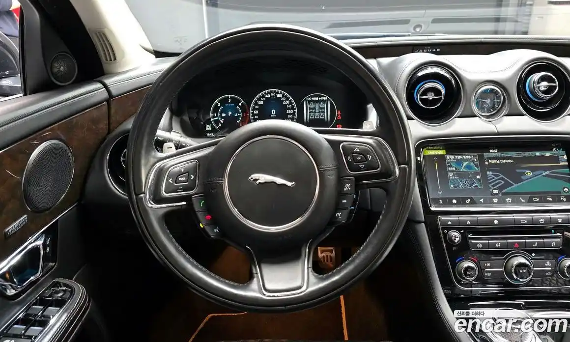 Jaguar XJ 2019 3.0 Автомат в Москве № 283833, фото 19