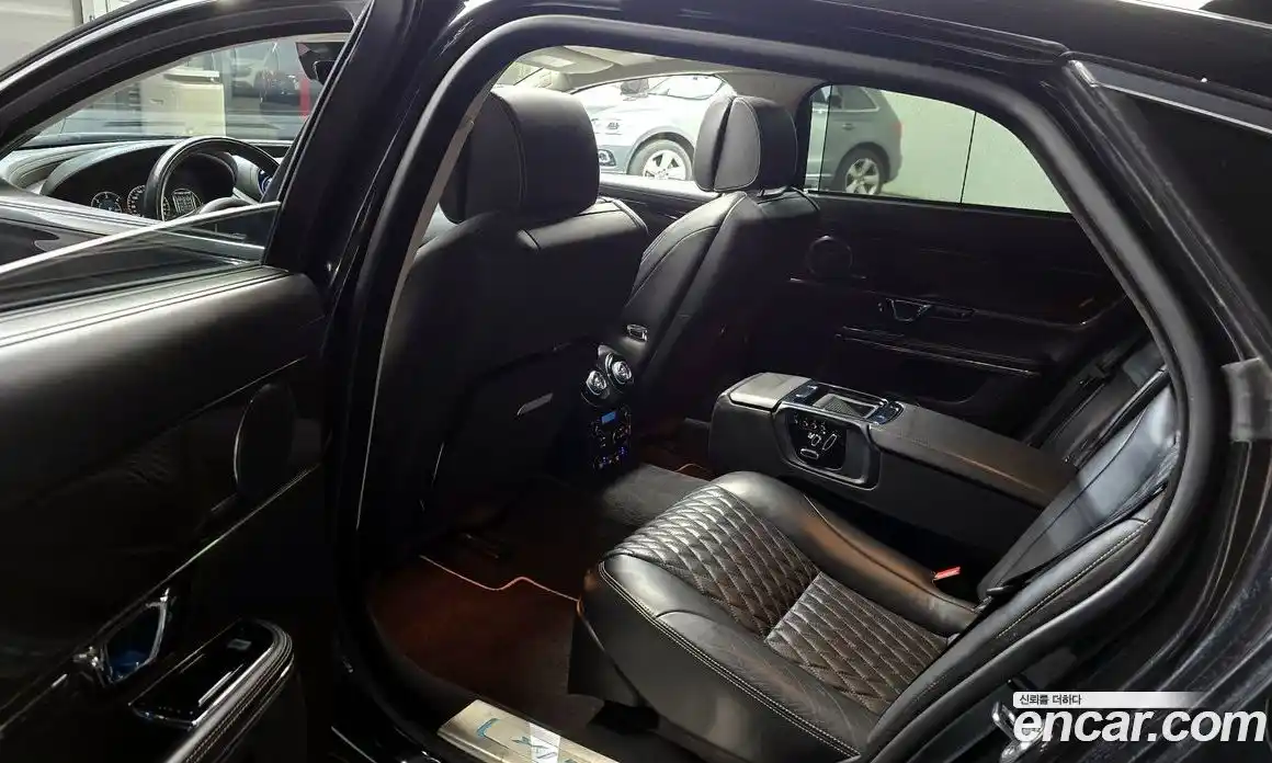 Jaguar XJ 2019 3.0 Автомат в Москве № 283833, фото 10