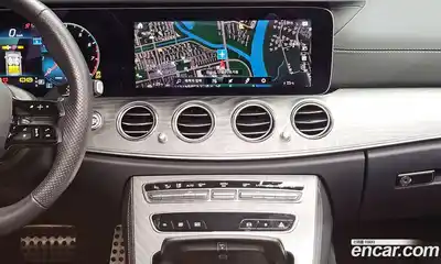 Mercedes-Benz E-Class 2023 2.0 Автомат в Москве № 289500, миниатюра 2