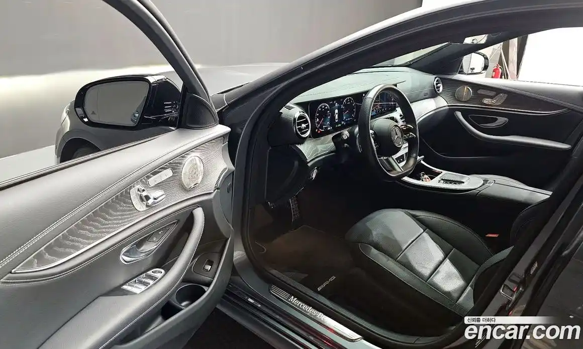 Mercedes-Benz E-Class 2023 2.0 Автомат в Москве № 289500, фото 3