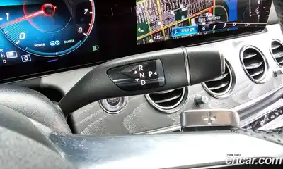 Mercedes-Benz E-Class 2023 2.0 Автомат в Москве № 289500, миниатюра 5