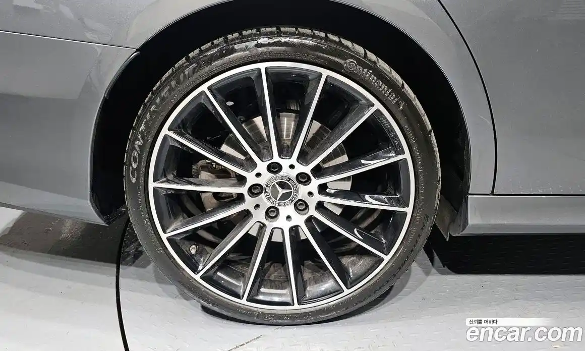 Mercedes-Benz E-Class 2023 2.0 Автомат в Москве № 289500, фото 10