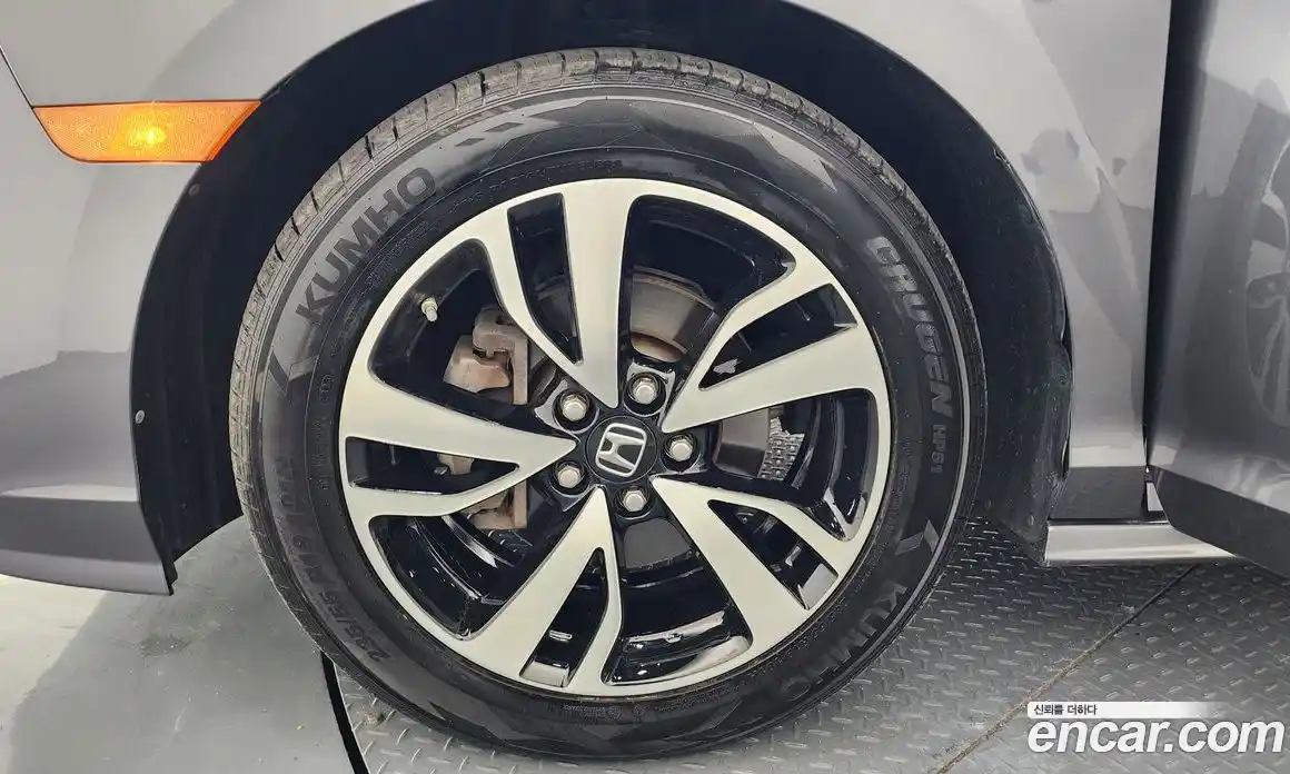 Honda Odyssey 2018 3.5 Автомат в Москве № 302874, фото 13