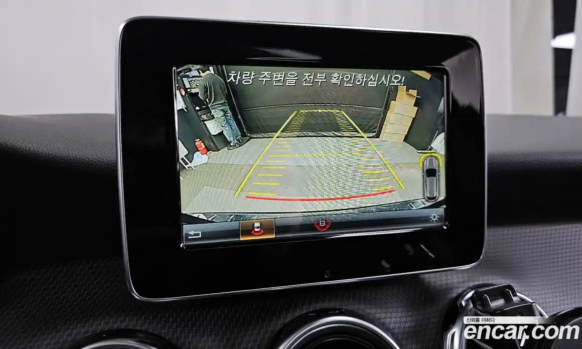 Mercedes-Benz GLA-Class 2018 2.0 Автомат в Москве № 310293, фото 15