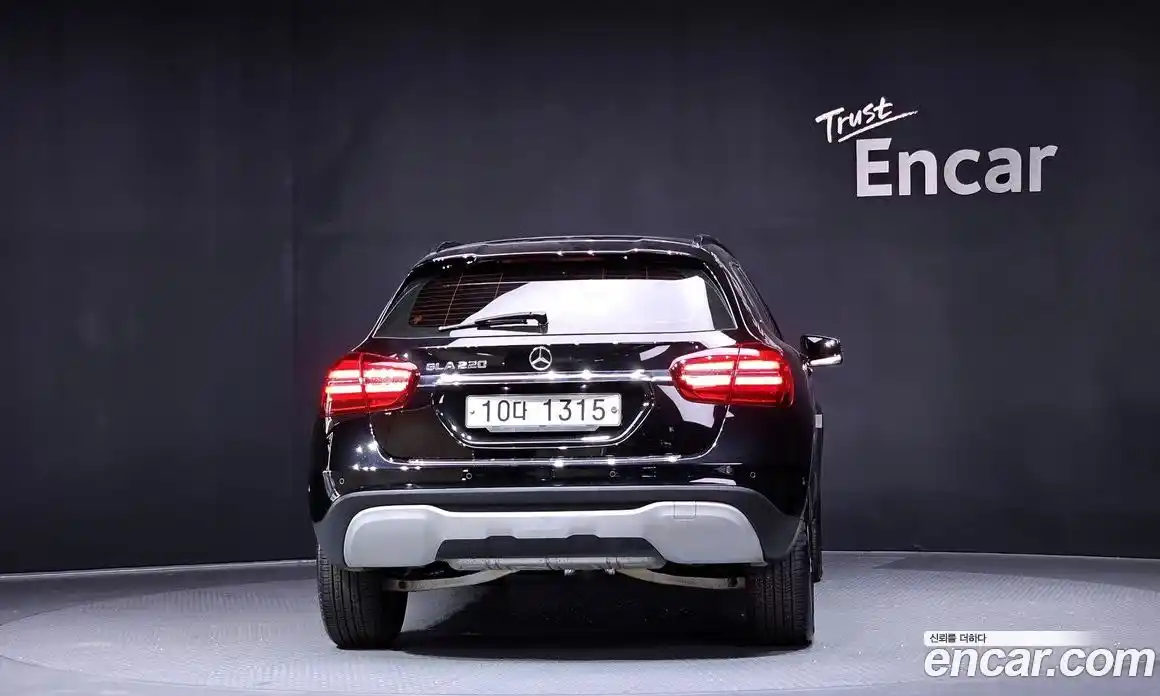 Mercedes-Benz GLA-Class 2018 2.0 Автомат в Москве № 310293, фото 16