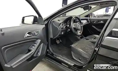 Mercedes-Benz GLA-Class 2018 2.0 Автомат в Москве № 310293, миниатюра 3