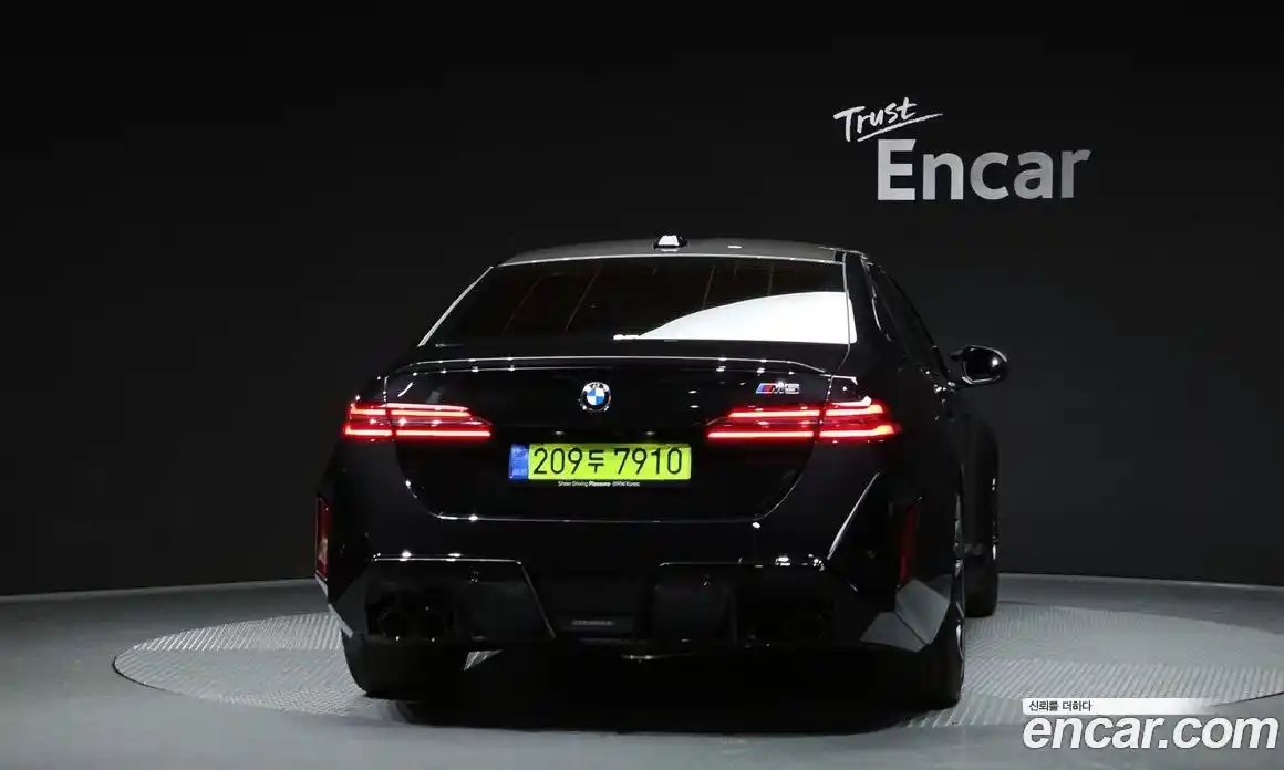 BMW M5 2025 4.4 Автомат в Москве № 318101, фото 10