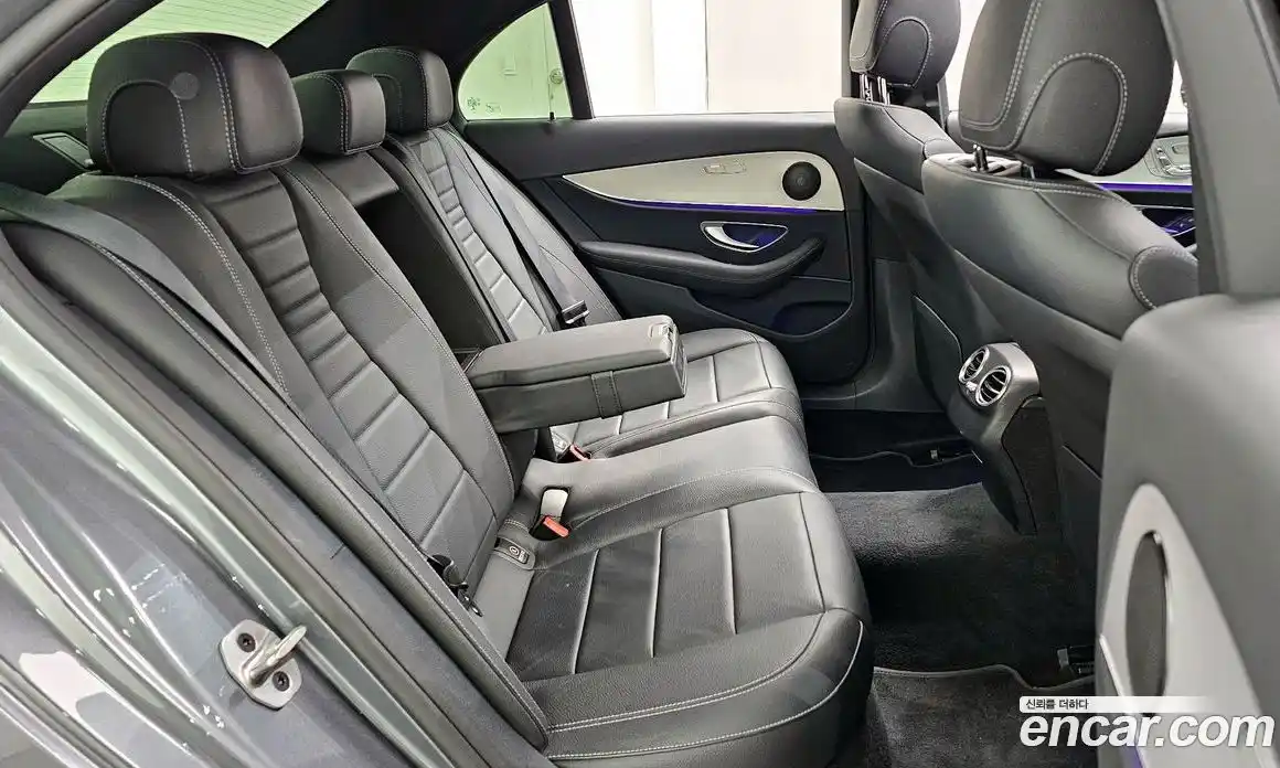 Mercedes-Benz E-Class 2021 2.0 Автомат в Москве № 324783, фото 16