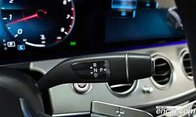 Mercedes-Benz E-Class 2021 2.0 Автомат в Москве № 324783, миниатюра 2