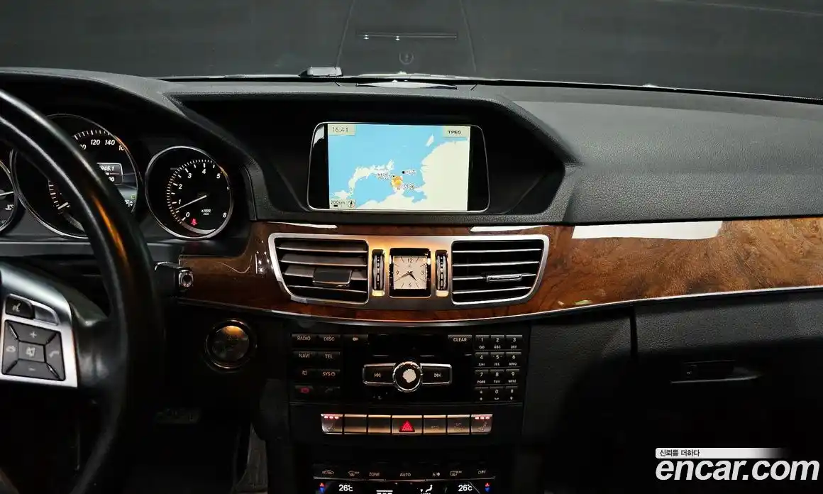 Mercedes-Benz E-Class 2014 3.5 Автомат в Москве № 341565, фото 7