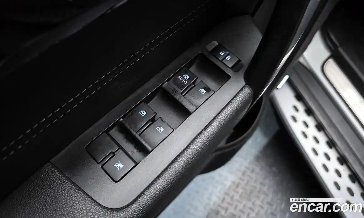 Chevrolet Captiva 2015 2.0 Автомат в Москве № 41785, фото 4