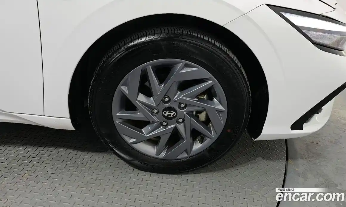 Hyundai Avante 2024 1.6 Автомат в Москве № 48785, фото 3