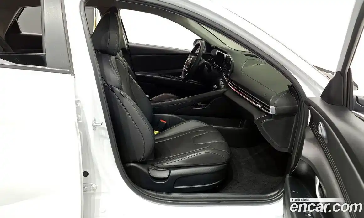 Hyundai Avante 2024 1.6 Автомат в Москве № 48785, фото 8