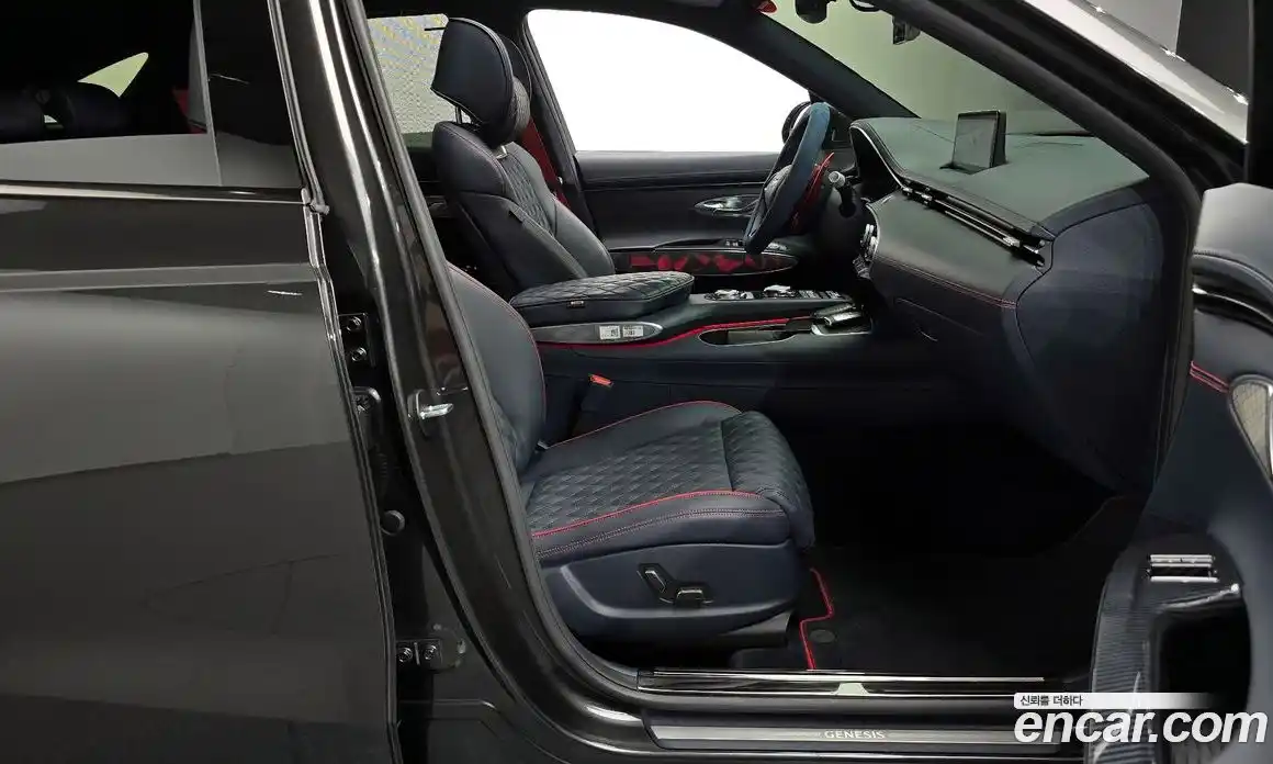 Genesis GV70 2024 2.5 Автомат в Москве № 56917, фото 5