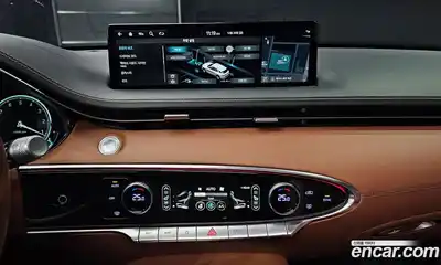 Genesis GV70 2024 2.5 Автомат в Москве № 81891, миниатюра 2