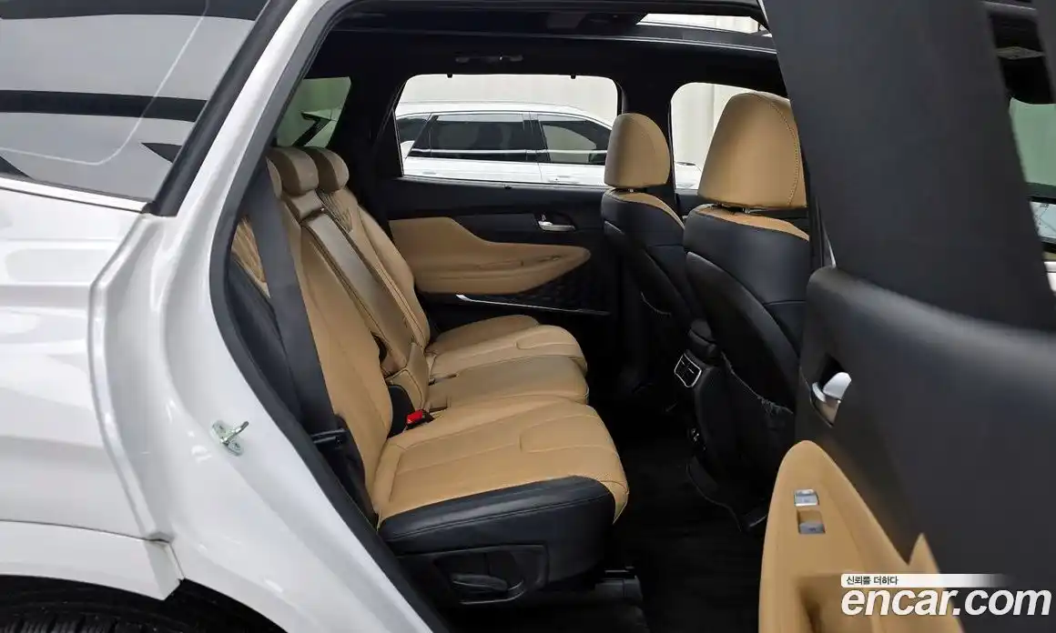 Hyundai Santa Fe 2022 1.6 Автомат в Москве № 108565, фото 16