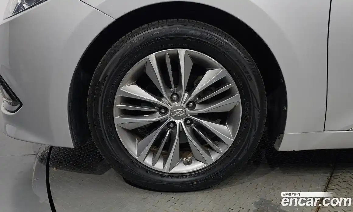 Hyundai Grandeur 2016 2.4 Автомат в Москве № 111726, фото 9