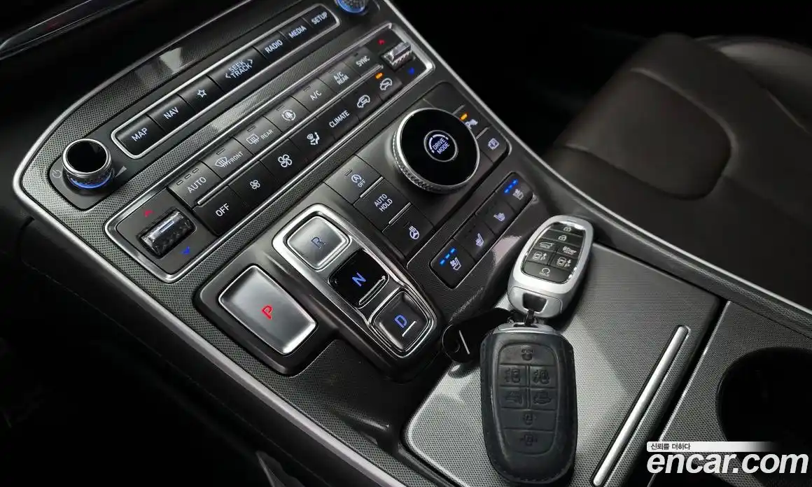 Hyundai Santa Fe 2023 2.2 Автомат в Москве № 113472, фото 16