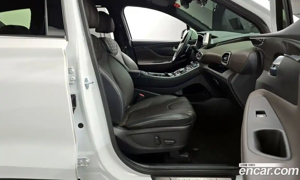 Hyundai Santa Fe 2023 2.2 Автомат в Москве № 113472, фото 5