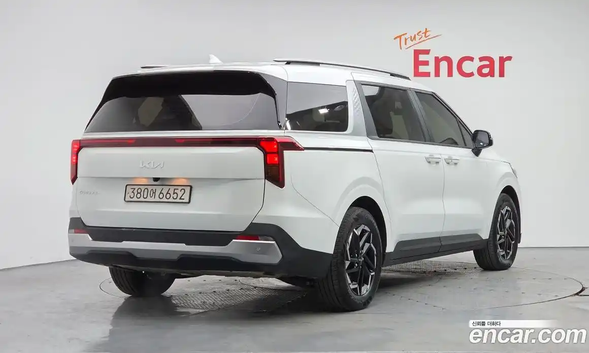 Kia Canival 2024 2.2 Автомат в Москве № 122784, фото 3