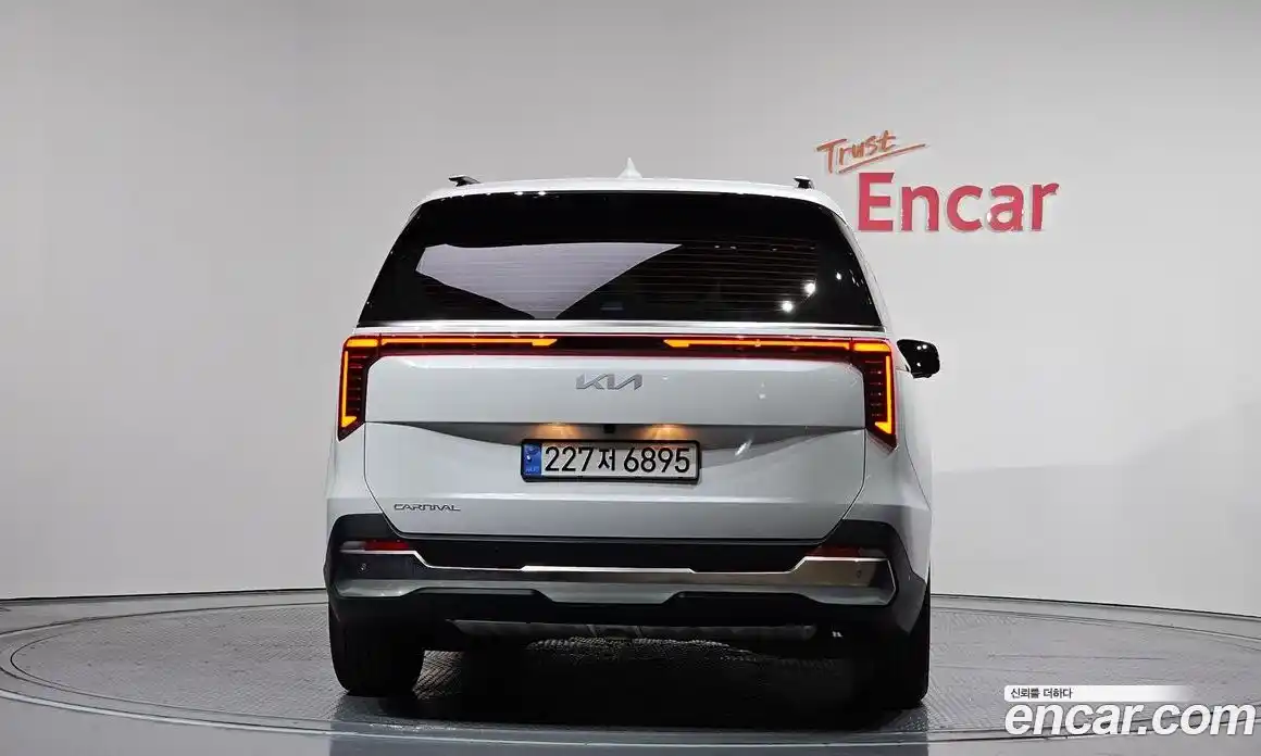 Kia Canival 2024 3.5 Автомат в Москве № 128397, фото 18