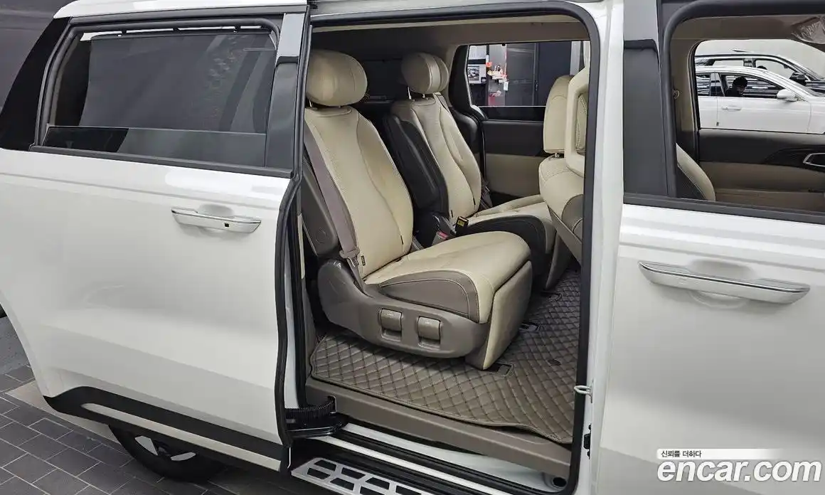 Kia Canival 2024 3.5 Автомат в Москве № 128397, фото 4