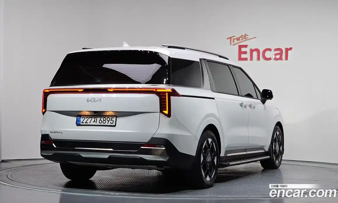 Kia Canival 2024 3.5 Автомат в Москве № 128397, фото 9