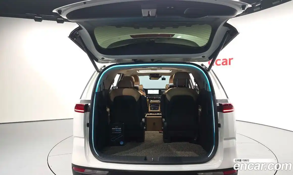 Kia Canival 2023 2.2 Автомат в Москве № 129630, фото 8