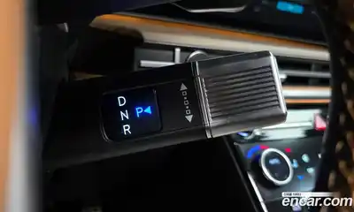 Hyundai Santa Fe 2024 2.5 Автомат в Москве № 130426, миниатюра 6