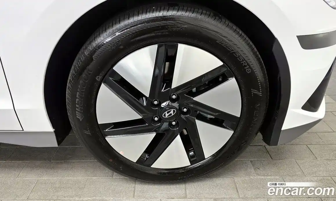 Hyundai Ioniq 6 2023 0.1 Автомат в Москве № 130451, фото 4