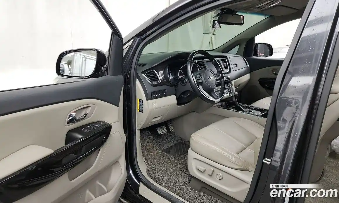 Kia Canival 2019 2.2 Автомат в Москве № 134033, фото 9