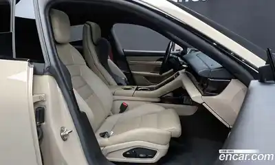 Porsche Taycan, 2021