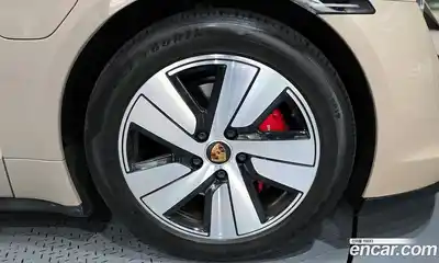 Porsche Taycan 2021 0.1 Автомат в Москве № 136801, миниатюра 11