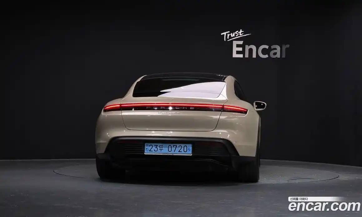 Porsche Taycan 2021 0.1 Автомат в Москве № 136801, фото 16