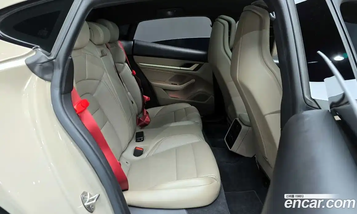 Porsche Taycan 2021 0.1 Автомат в Москве № 136801, фото 18